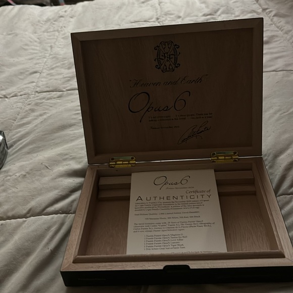Arturo Fuente Opus 6 empty cigar box / humidor - Picture 3 of 6